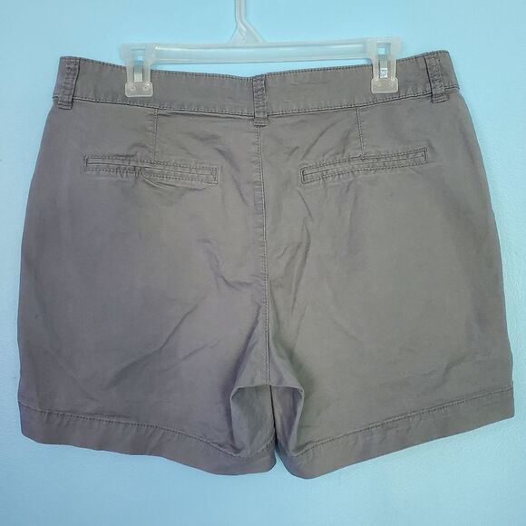 Old Navy Gray High Rise Everyday Shorts - Picture 2 of 7